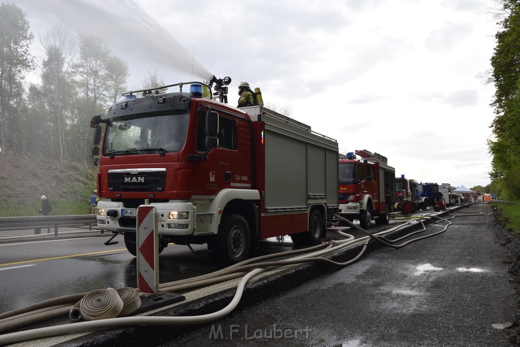 VU Gefahrgut LKW umgestuerzt A 4 Rich Koeln Hoehe AS Gummersbach P047.JPG - Miklos Laubert